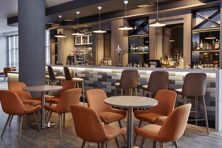 4* Leonardo Hotel Nottingham for 3 - Breakfast, Drinks & Dining Credit