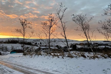 Rossendale Holiday Cottages: Winter Stay & Fizz - Up to 4 People!