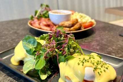 Bottomless Brunch with Prosecco or Cocktail for 2 - Zukoa Chelmsford