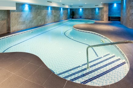 Bournemouth Spa Stay: Breakfast & Late Checkout for 2, The Durley Dean Hotel