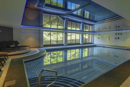 4* Hampshire Court Luxury Spa Day: Treatment, Spa Access, Lunch and Prosecco