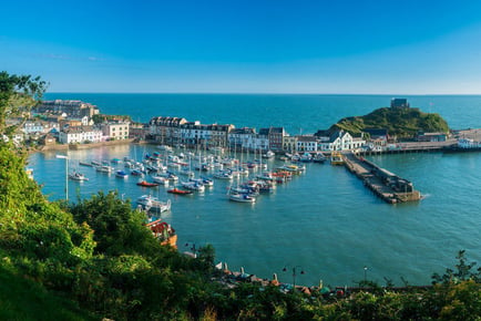 Devon Getaway: Wine & Breakfast For 2 - Dining Upgrade