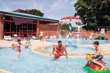 Bournemouth Caravan Stay for 4 or 6 People - 3 or 4 Night Options with Indoor & Outdoor Pool Access