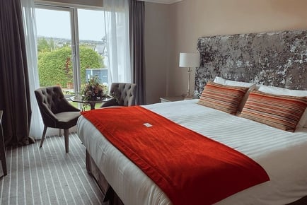 4* Killaloe Hotel Spa Stay - Breakfast, Tea & Scones & Late Checkout for 2