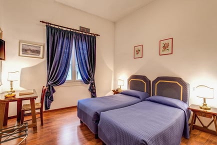 Romantic Florence Escape: Hotel San Giorgio ＆ Olimpic & Return Flights