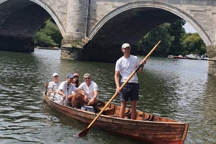 1 Hour River Thames Boat Hire For Family - Richmond