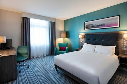 4* Leonardo Hotel Brighton Christmas Stay- Superior Room & Breakfast for 2 - Dining Option!