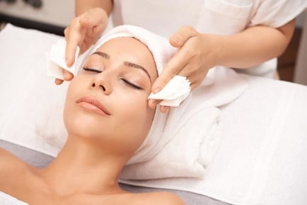 60-Min Laser Facial - Wolverhampton - Lush Beauty & Laser Clinic - Wolverhampton City Centre