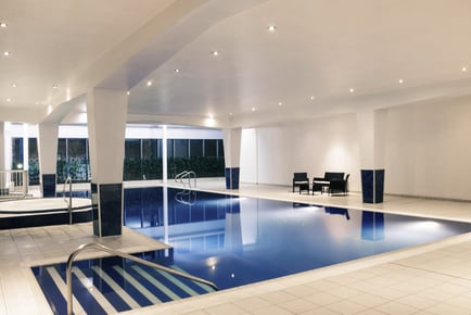 4* Recharge Autumn Spa Day at Mercure Holland House - Treatment & Voucher