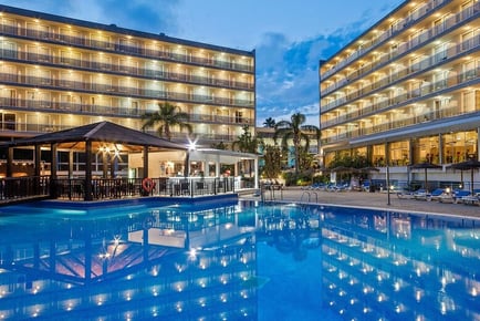 4* Costa Dorada, Spain: 3-7 Nights Half Board Holiday & Flights