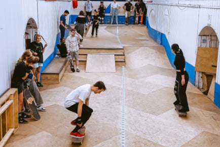 60 Min Private Skateboarding Lesson - London