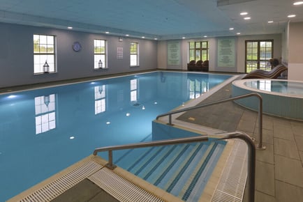 4* Cambridge Belfry Spa Stay for 2: Breakfast, Dinner & Health Club Access- Treatment Upgrade - 1 or 2 Nights