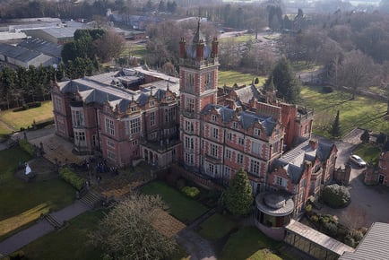 4* Crewe Hall Spa Stay for 2: Breakfast, Health Club Access, Dinner & Late Checkout - Spa Treatment Upgrade