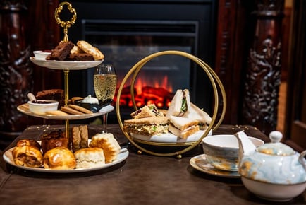 Festive Afternoon Tea - Prosecco Upgrade - for 2 or 4 - Tinto Hotel, Biggar