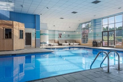 4* Stratford Manor Hotel Stay for 2 - Breakfast, Dinner, Health Club Access & Late Checkout - Spa Treatment Upgrade!