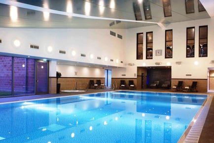 4* Crewe Hall Luxury Spa Day: 2 x 25 Min Treatments, Spa Access, Lunch & Prosecco