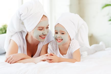 1-Hour Mother & Daughter Spa Experience with Mocktails - Nottingham