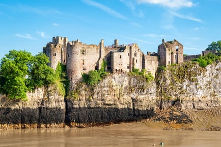 1-2 Night Wales: The Beaufort Hotel Chepstow Stay, Fizz & Breakfast for 2