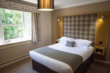 Suffolk Riverside Hotel Getaway: The Mill Hotel & Breakfast For 2