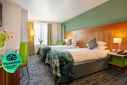 4* Sligo Xmas Market Hotel Stay for 2: Breakfast, Main-Course Dinner & Wine - The Glasshouse Hotel