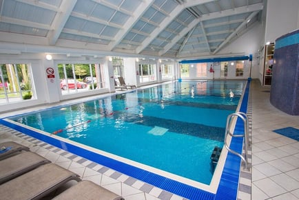 4* Warwickshire: Leisure Access, Prosecco & Dinner for 2