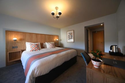 Park Head Hotel, Bishop Auckland Stay for 2- Breakfast, Dinner & Late Checkout