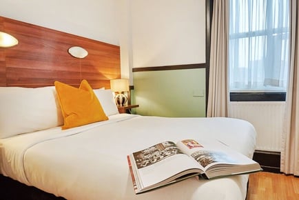 Huttons Hotel, Pimlico for 2 - Breakfast & Late Check Out - Central London Stay