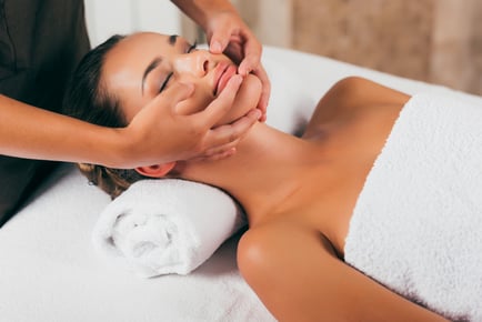 1-Hour Pamper Package with Massage & Facial - Liverpool