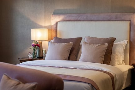 4* Bracken Court Hotel, County Dublin for 2 - Breakfast & Bubbly, Dining Upgrade!