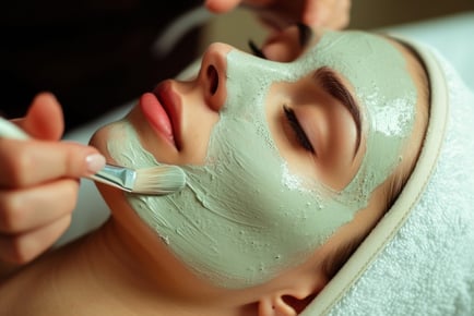 Choice of Spa Facial: Deep Pore Or Hydrafacial - Enhance Clinic