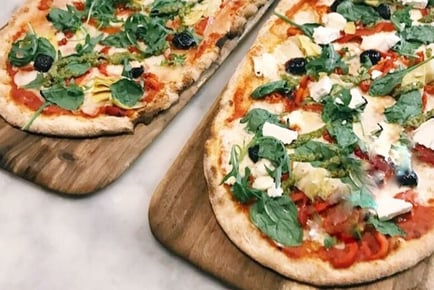 Comedy Night with Pizza & Glass of Prosecco for 2 - Covent Garden Comedy Cellar