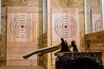 1hr Axe Throwing Session Including Drink - Lancaster