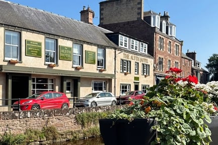 The Alyth Hotel, Perthshire: A Break, Breakfast & Glass of Prosecco for 2 - with Room Upgrades!