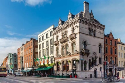 Dublin Xmas Shopping Stay for 2 - Dublin Citi Hotel, Breakfast, Prosecco & Early Check In