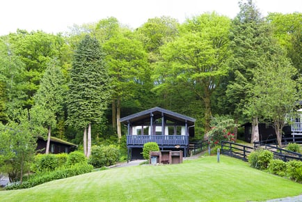 Luxury Brockwood Hall Lodges, Lake District for 4 or 6 - Private Hot Tub & Private Sauna Room!