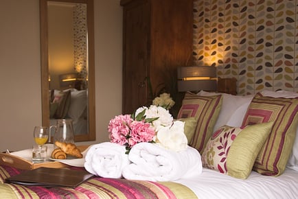 4* Peak District Getaway For Two With Breakfast!