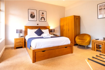 Suffolk - The Coach House Stay for 2 - Breakfast & Prosecco