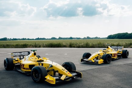 Jordan F1 Driving Experience - Drift Limits, Bovingdon Airfield