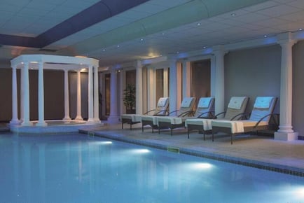 4* Macdonald Linden Hall Spa Stay for 2: Breakfast, Bottle of Wine and Spa Access - Dinner Upgrade - 1-2 Nights