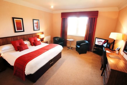 Ayrshire Coastal Break - Fairfield House Hotel for 2 - Breakfast, 2-Course Dinner & Access to Leisure Facilities