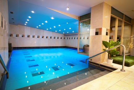 PRICE DROP! 5* Courthouse Hotel, Lumi Spa Day, 3 Treatments, Spa Access, Bubbly & £10 Voucher - Oxford Street