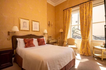 5* Bath Break for 2 - Dukes Hotel Stay, Breakfast & Prosecco - Dinner Upgrade!