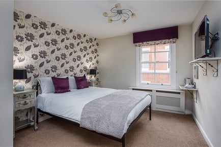 Pied Bull Inn, Chester Hotel Stay: City Centre & Bottle of Prosecco for 2