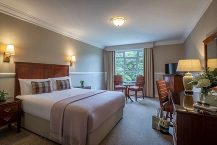 4* County Kildare for 2 - The Court Yard Hotel, Breakfast & Bubbly - Dining Upgrade!