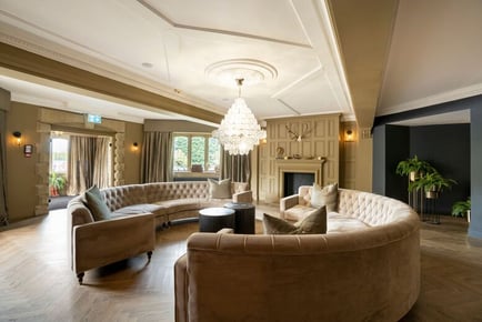 4* Boutique Northumberland Stay for 2: Breakfast, 2 Course Dinner & Late Checkout - Derwent Manor