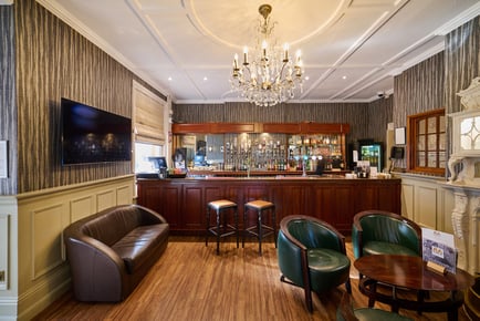 4* Hampshire Lismoyne Hotel Stay: Bottle of Prosecco & Late Check-Out