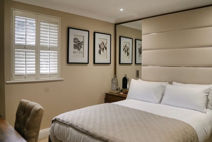 4* Stay at 40 Winks Boutique Hotel Durham - Breakfast, Glass of Prosecco & Late Check-Out - Dinner Upgrade