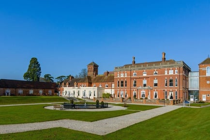 4* Hampshire Break & Bombay Sapphire Distillery Tour & Complimentary Drink