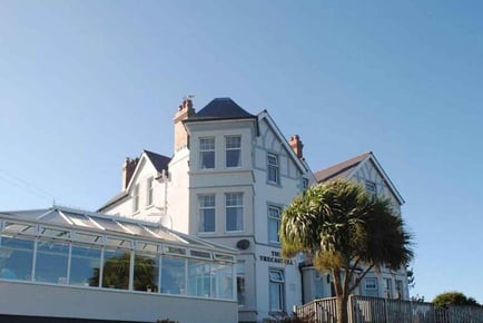 Anglesey Coastal Break for 2 - The Trecastell Hotel Amlwch Stay, Breakfast, Dinner & Drinks