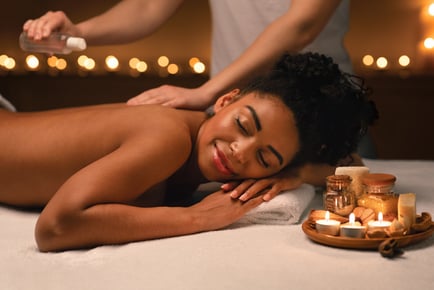 60 Minute Warm Oil Aromatherapy Massage & £10 Voucher - Nankuranaisa, Croydon